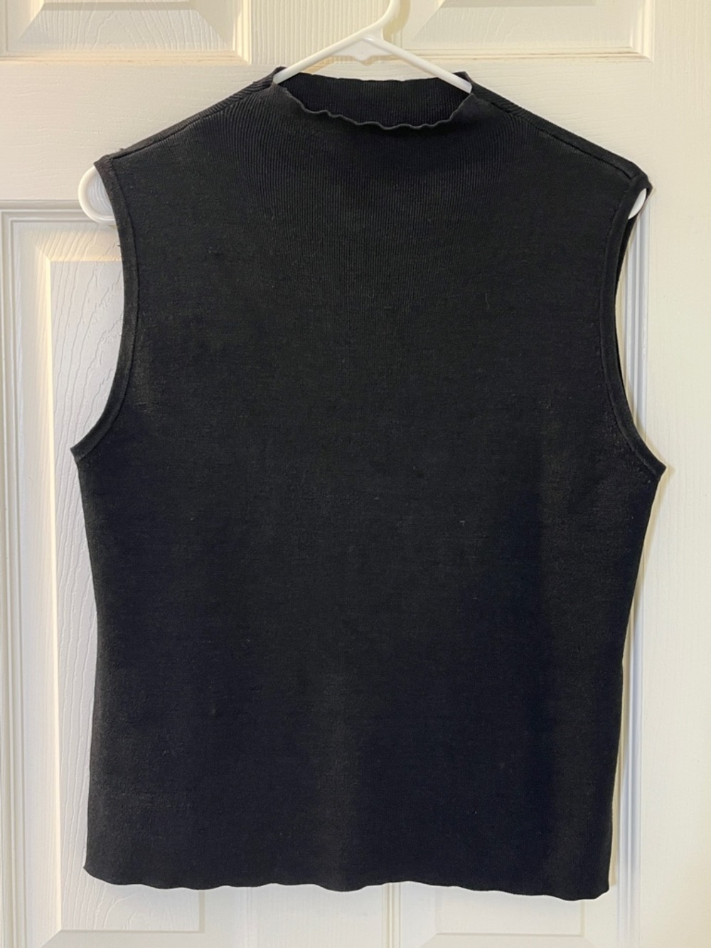 In-Knit Sleeveless Knit Black Mock Turtleneck 80% Silk & 20% Spandex Women’s XL